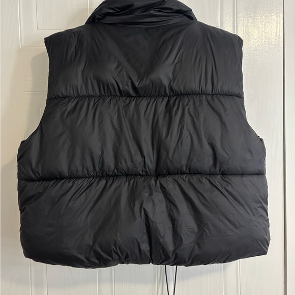 Women's Black Puffer Vest - Picture 3 of 3